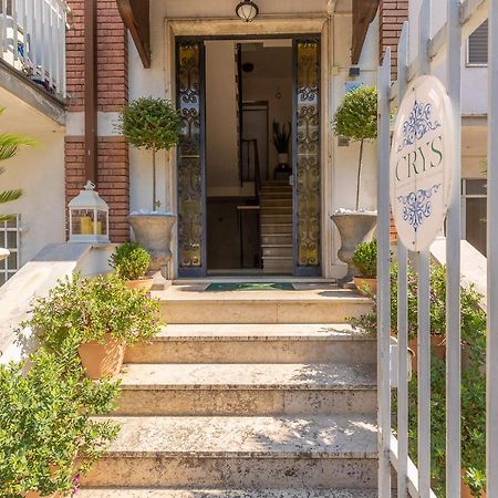Crys: Apartments, Holiday, Business, Verde Verona Bagian luar foto