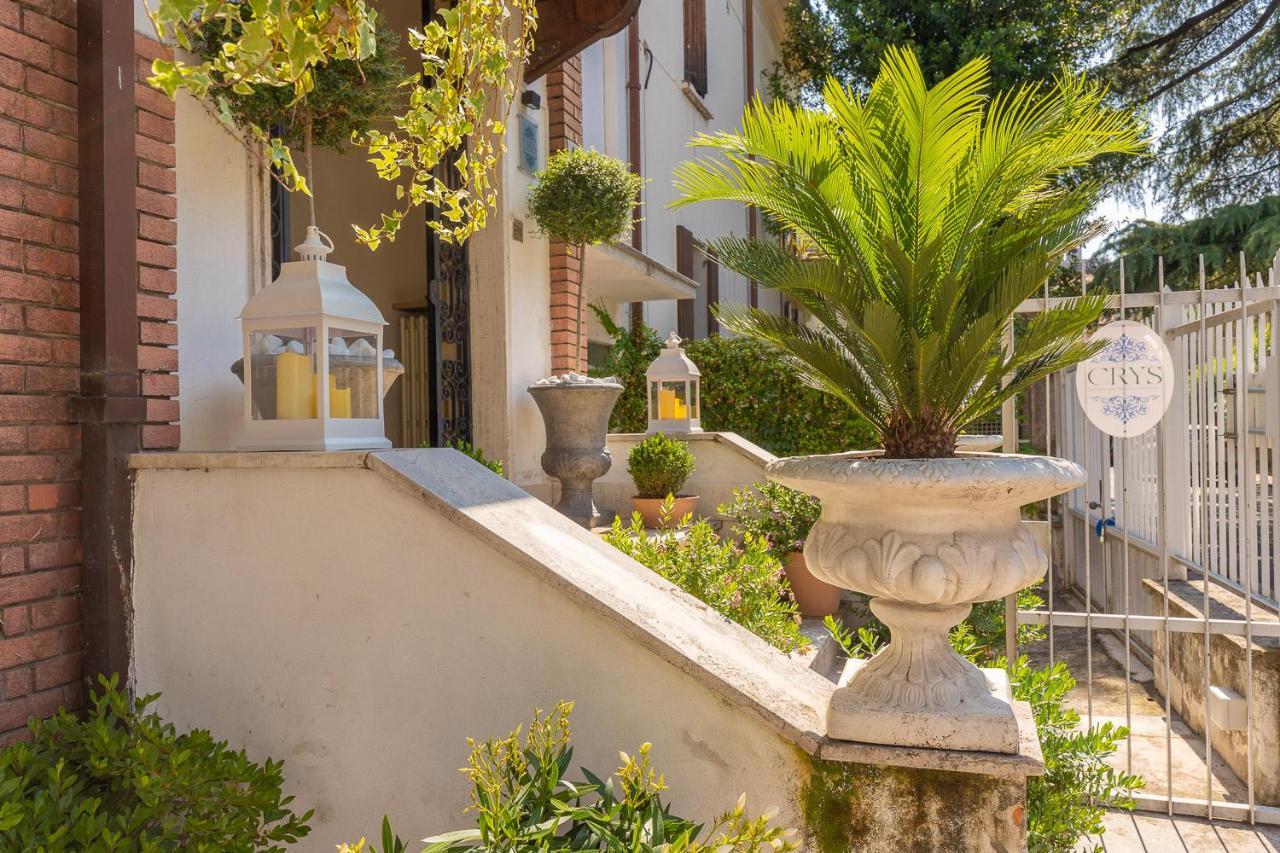Crys: Apartments, Holiday, Business, Verde Verona Bagian luar foto