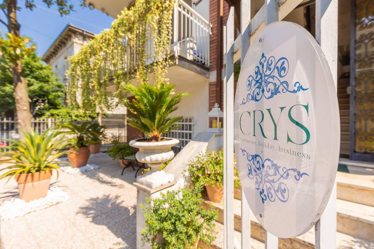 Crys: Apartments, Holiday, Business, Verde Verona Bagian luar foto