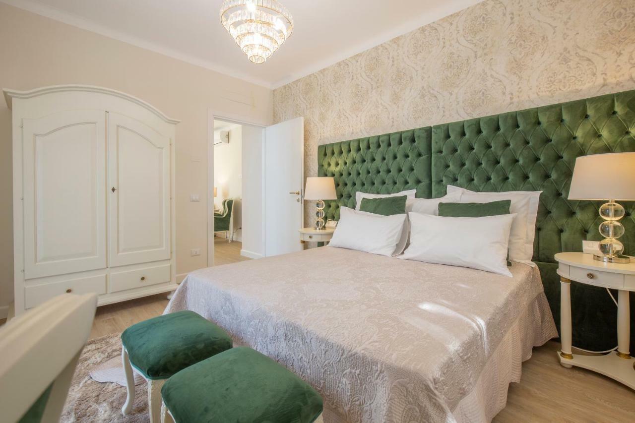 Crys: Apartments, Holiday, Business, Verde Verona Bagian luar foto