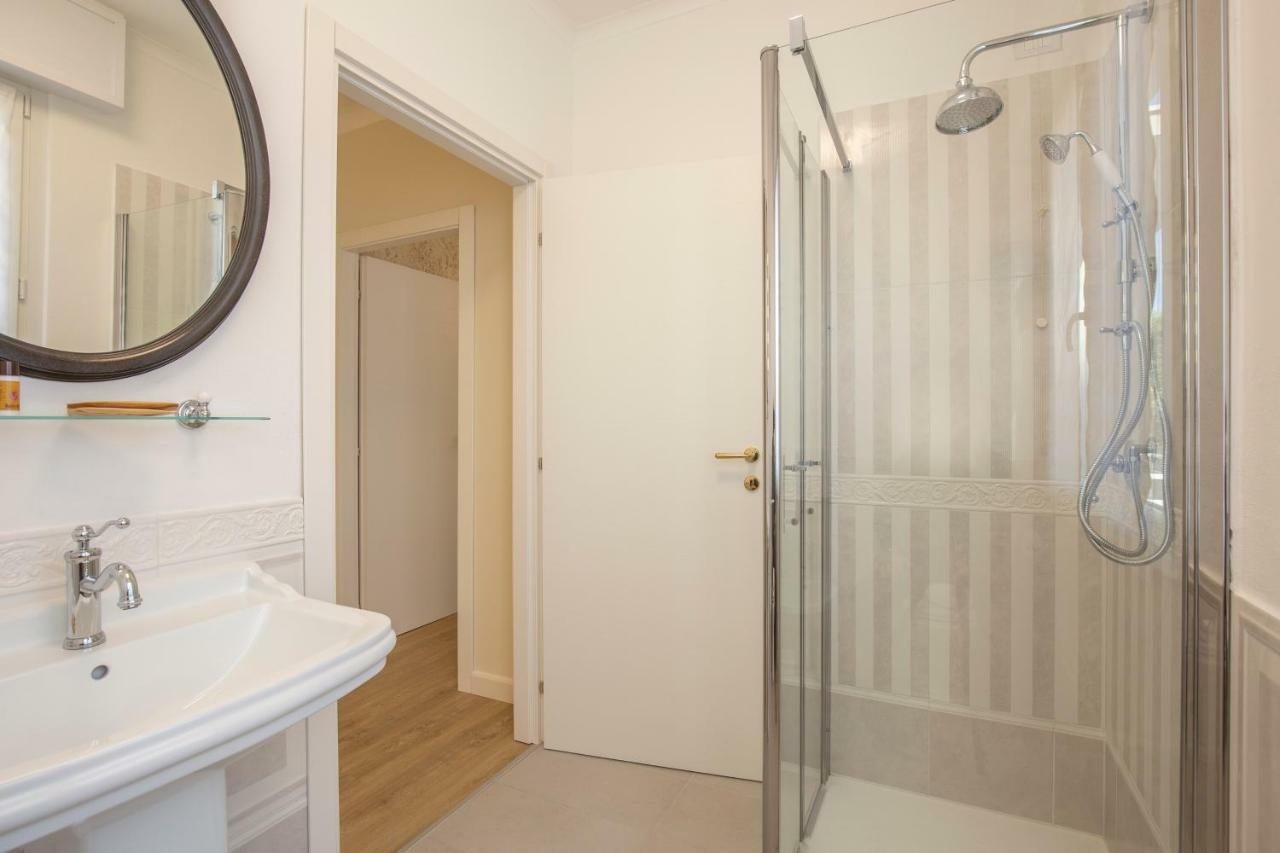 Crys: Apartments, Holiday, Business, Verde Verona Bagian luar foto