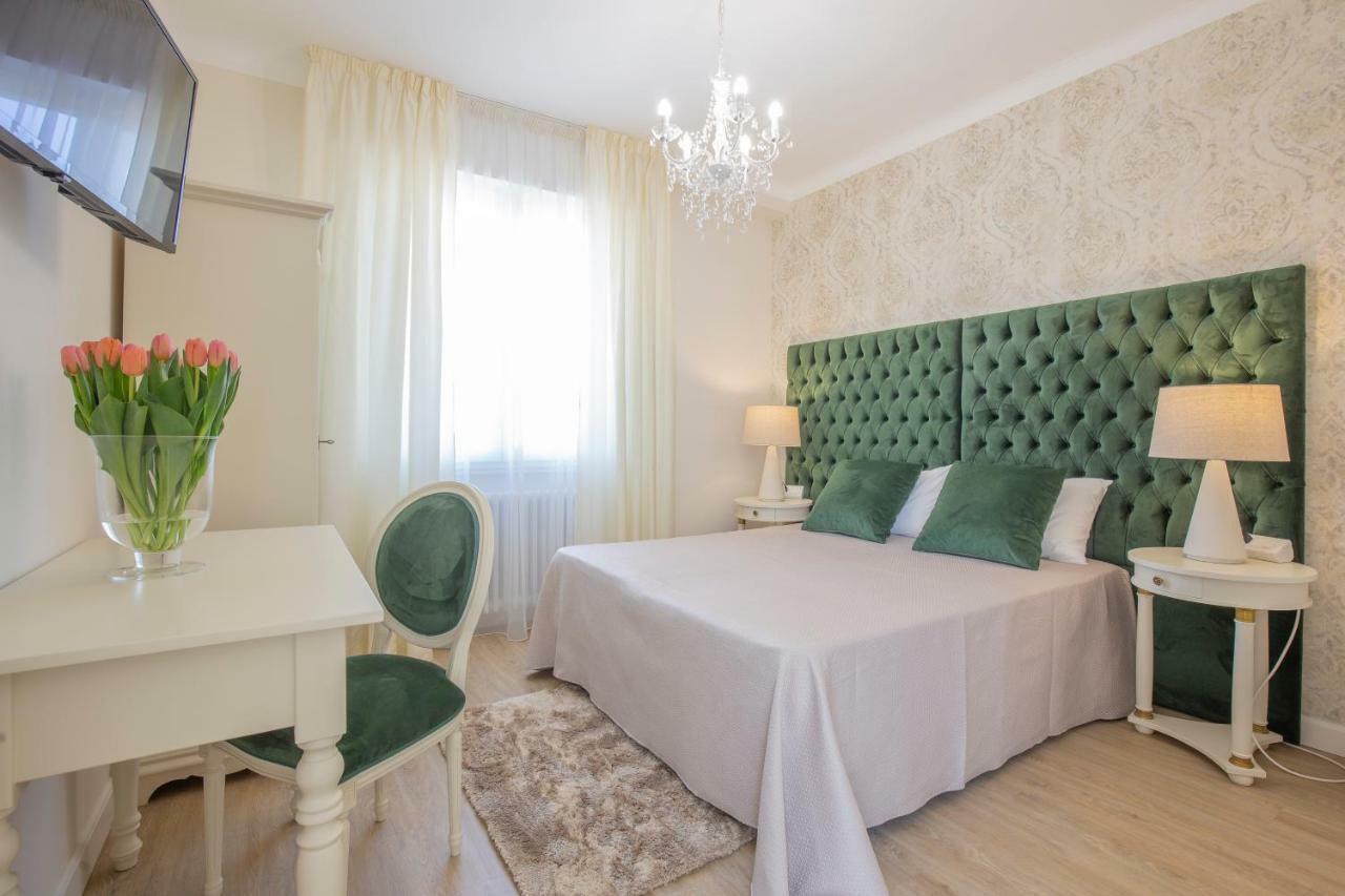 Crys: Apartments, Holiday, Business, Verde Verona Bagian luar foto