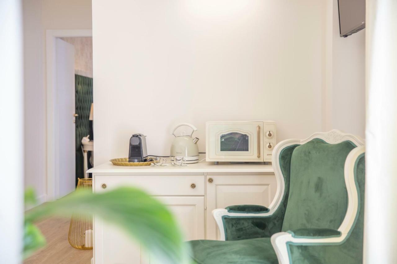 Crys: Apartments, Holiday, Business, Verde Verona Bagian luar foto